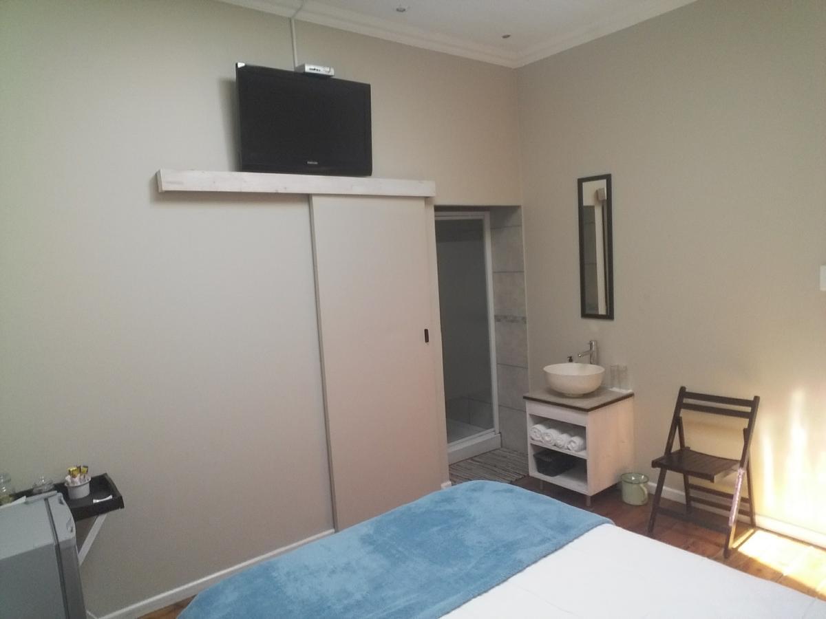 Guesthouse On Irvine Port Elizabeth Esterno foto