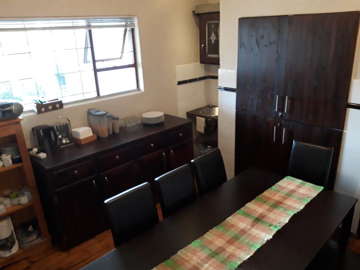 Guesthouse On Irvine Port Elizabeth Esterno foto